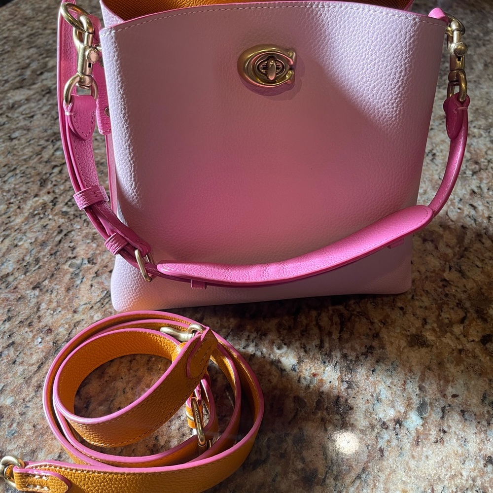 Willow Bucket Bag in Carnation multi